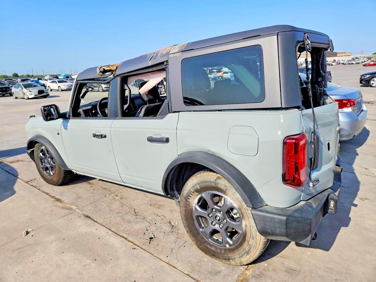 2024 Ford Bronco Big Bend - Image 2