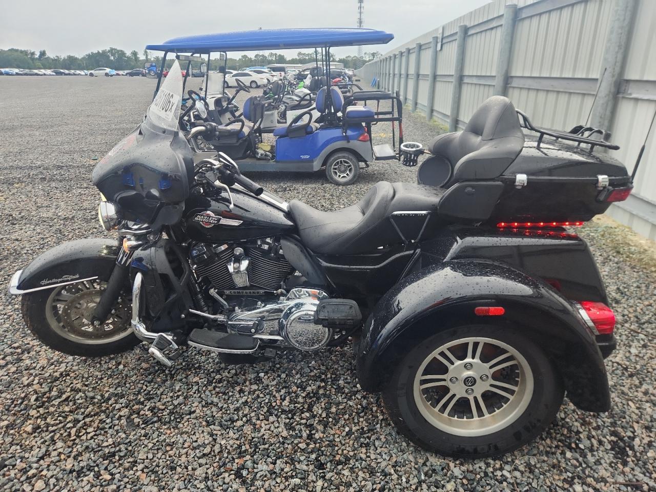 2022 Harley-Davidson Flhtcutg - Image 3