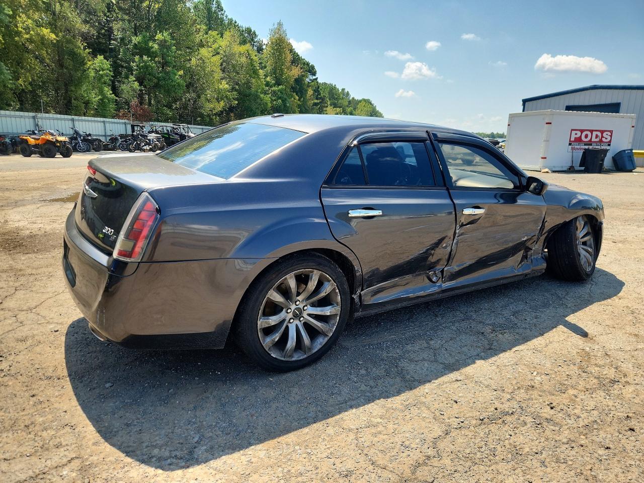 2014 Chrysler 300 S - Image 3
