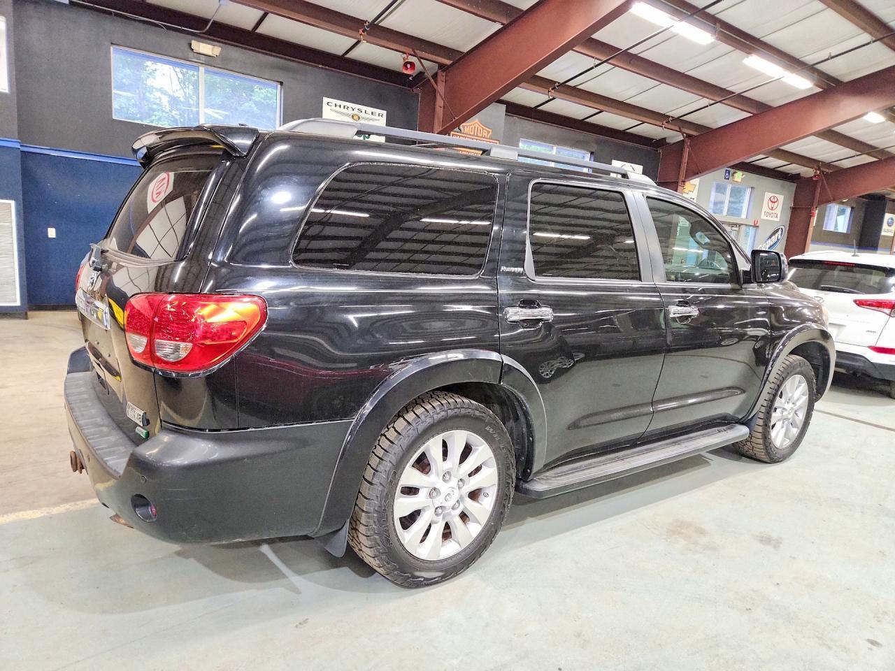 2012 Toyota Sequoia Platinum - Фото 3