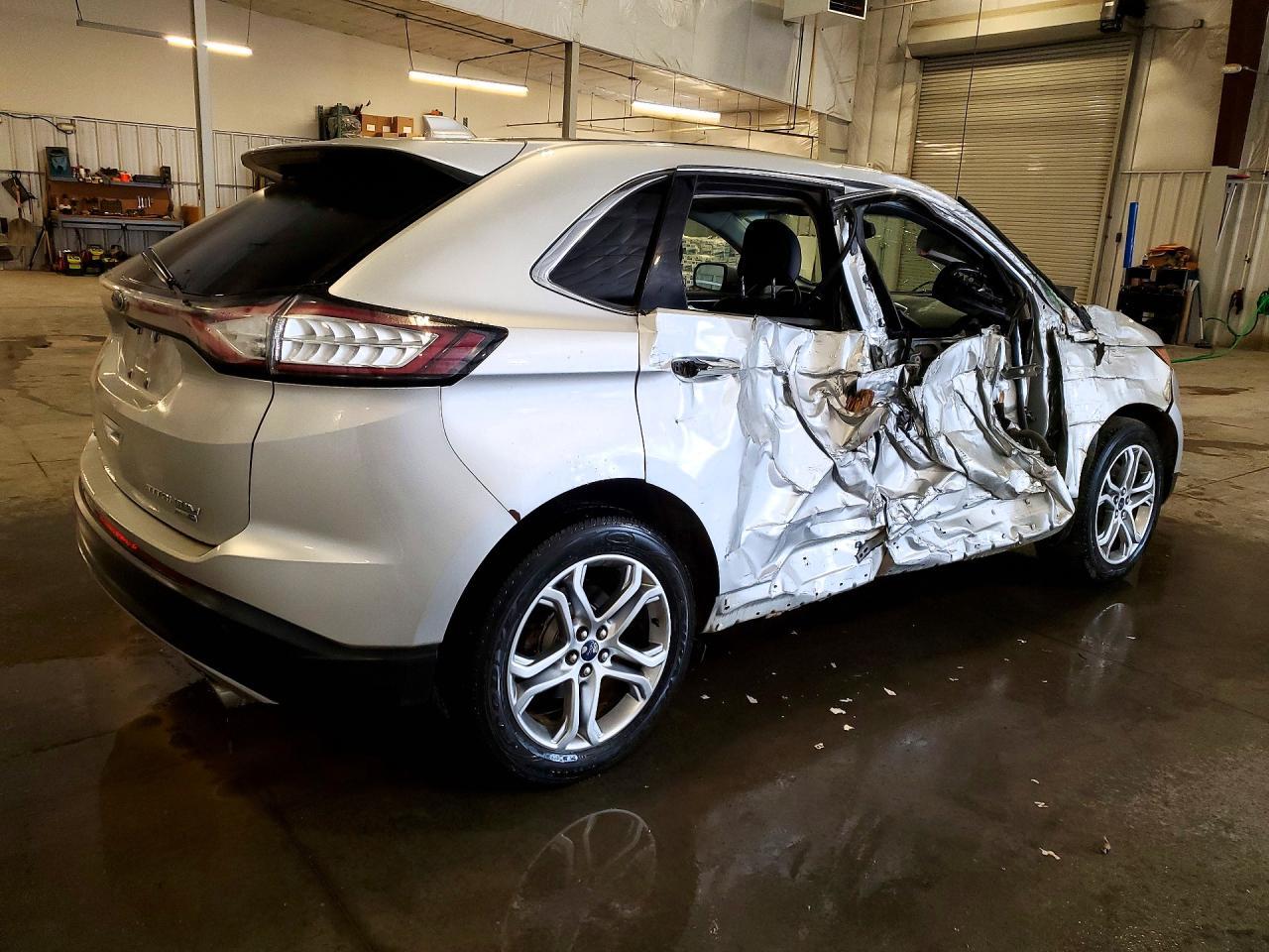 2016 Ford Edge Titanium - Image 3