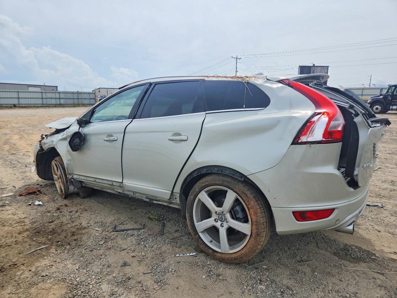 2011 Volvo Xc60 3.2 - Image 2