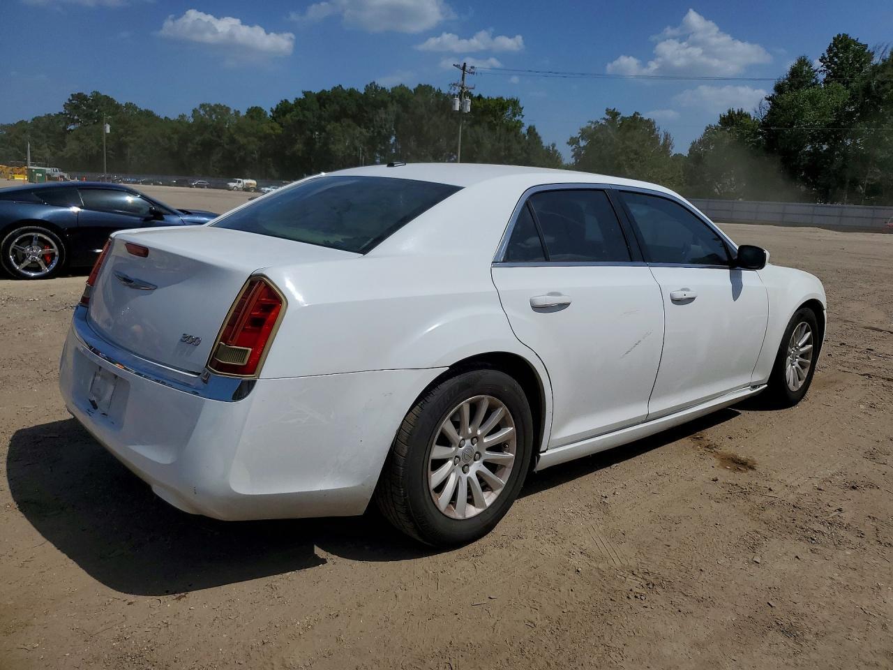 2014 Chrysler 300 - Фото 3