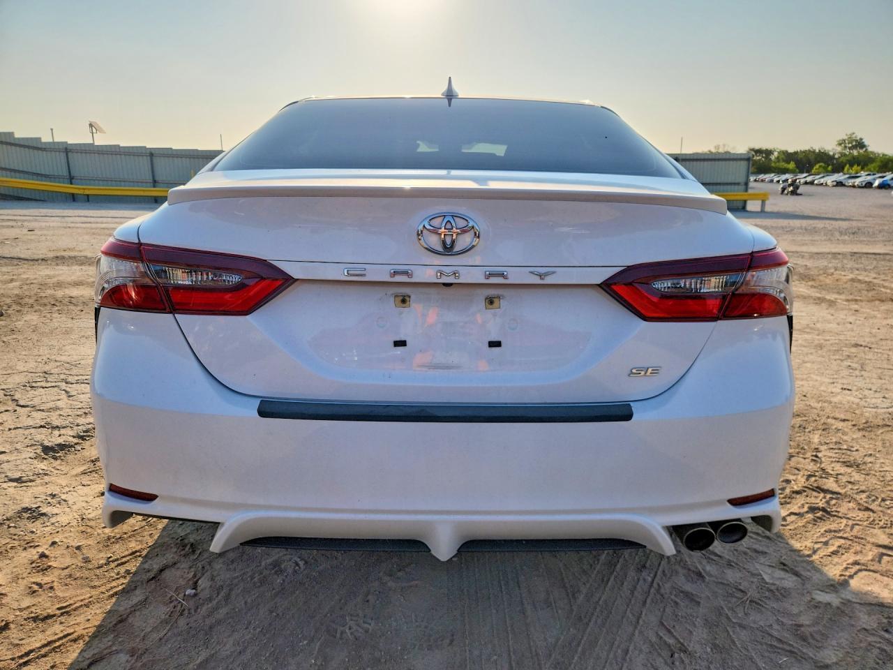 2024 Toyota Camry Se - Фото 6