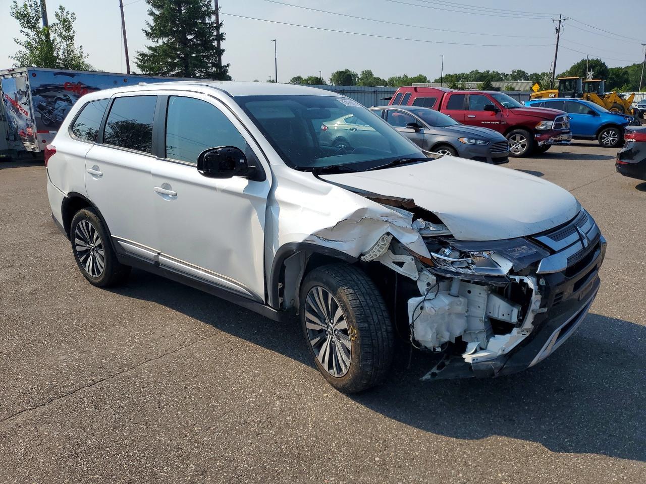 2020 Mitsubishi Outlander Se - Фото 4