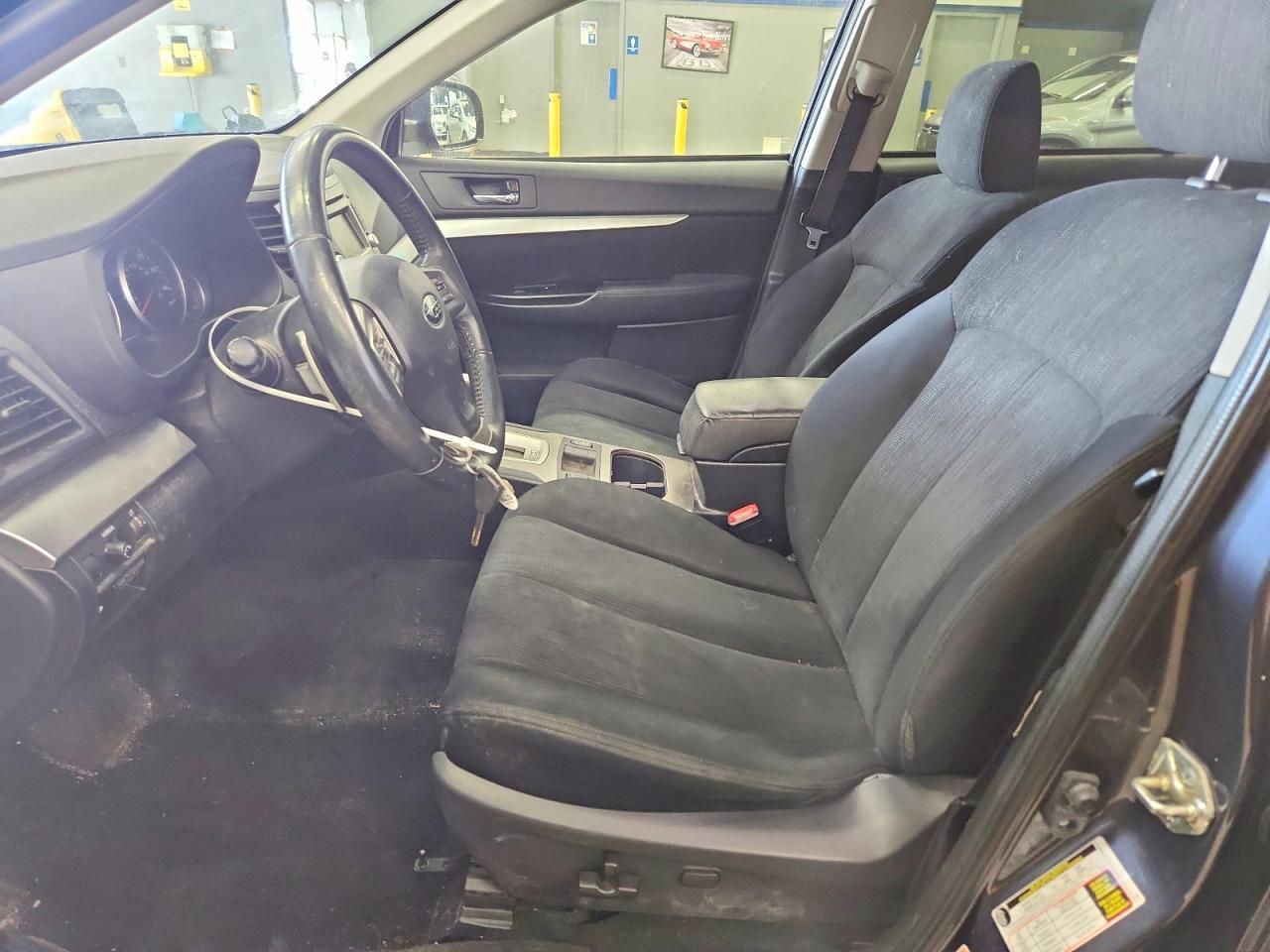 2014 Subaru Outback 2.5I Premium - Image 7