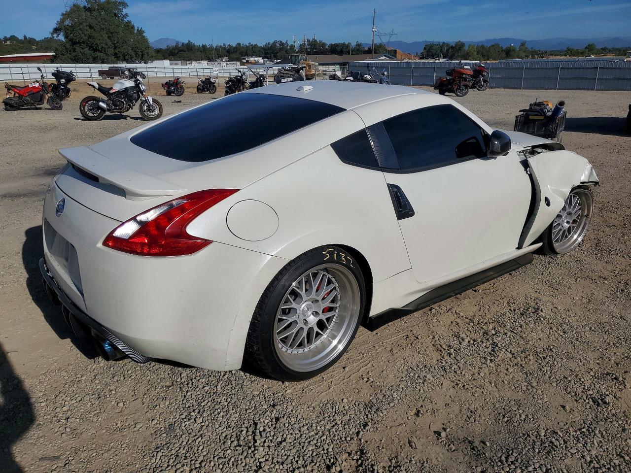 2013 Nissan 370Z Base - Фото 3