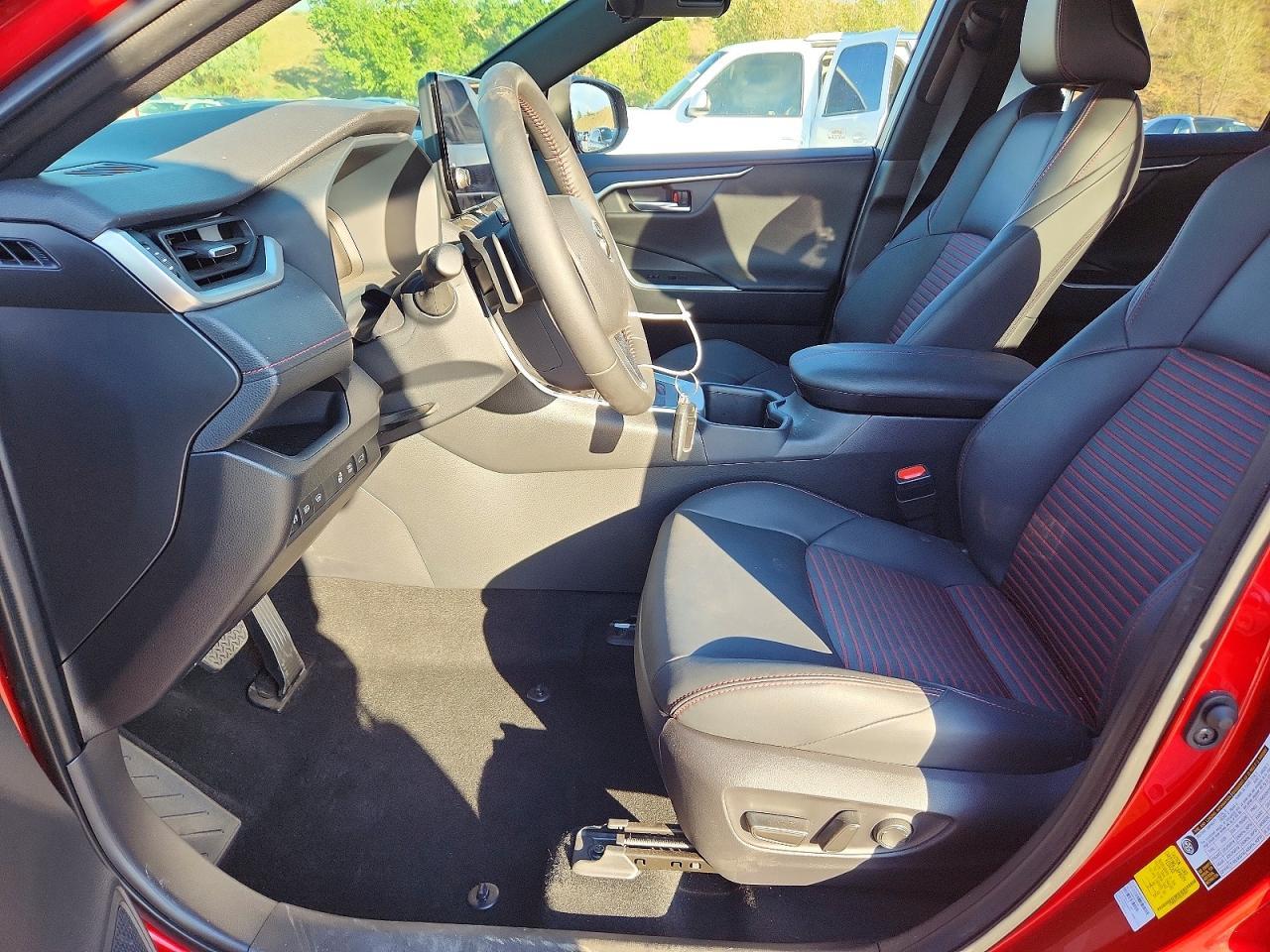 2025 Toyota Rav4 Xse - Image 7