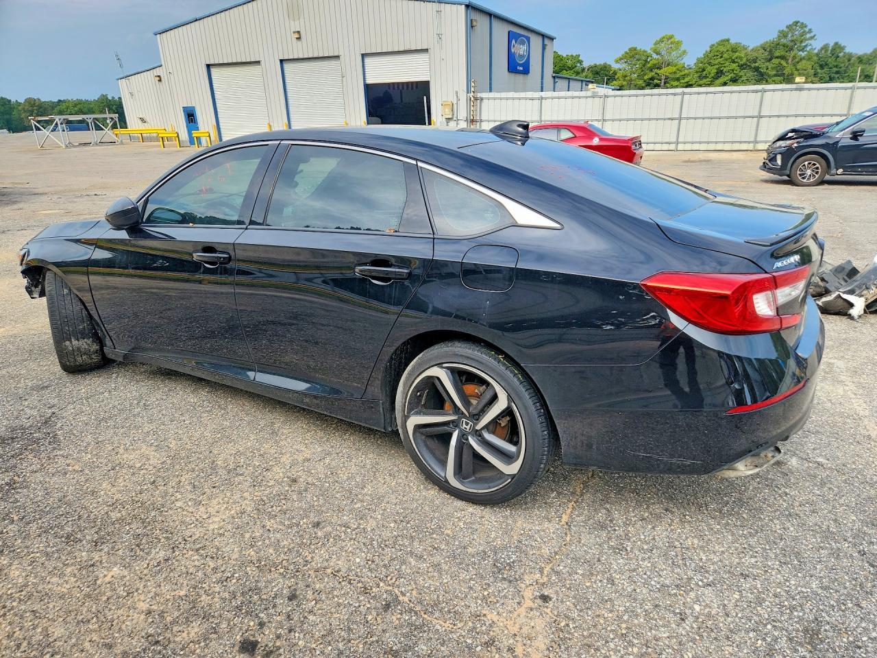2018 Honda Accord Sport - Image 2