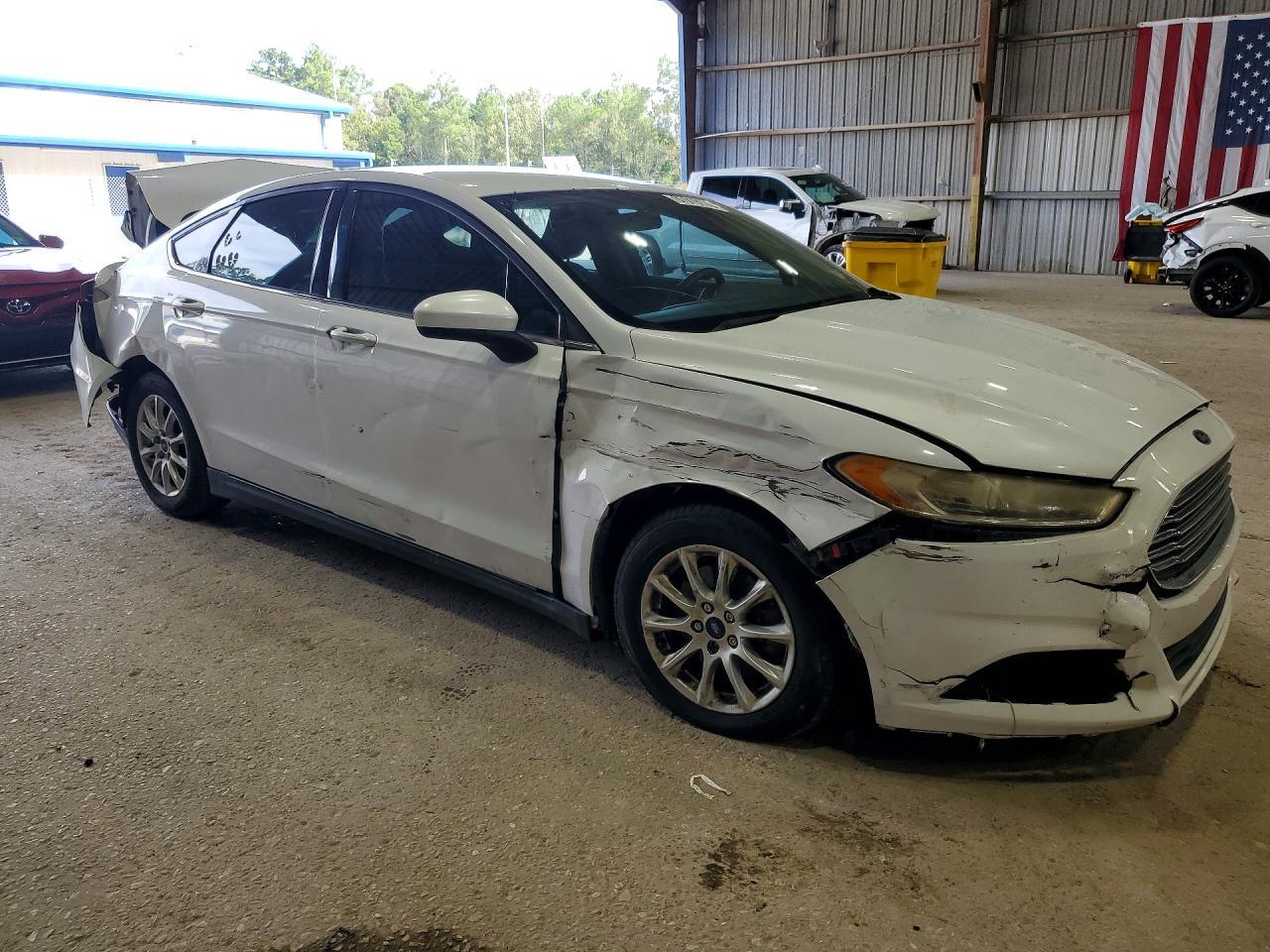 2016 Ford Fusion S - Фото 4