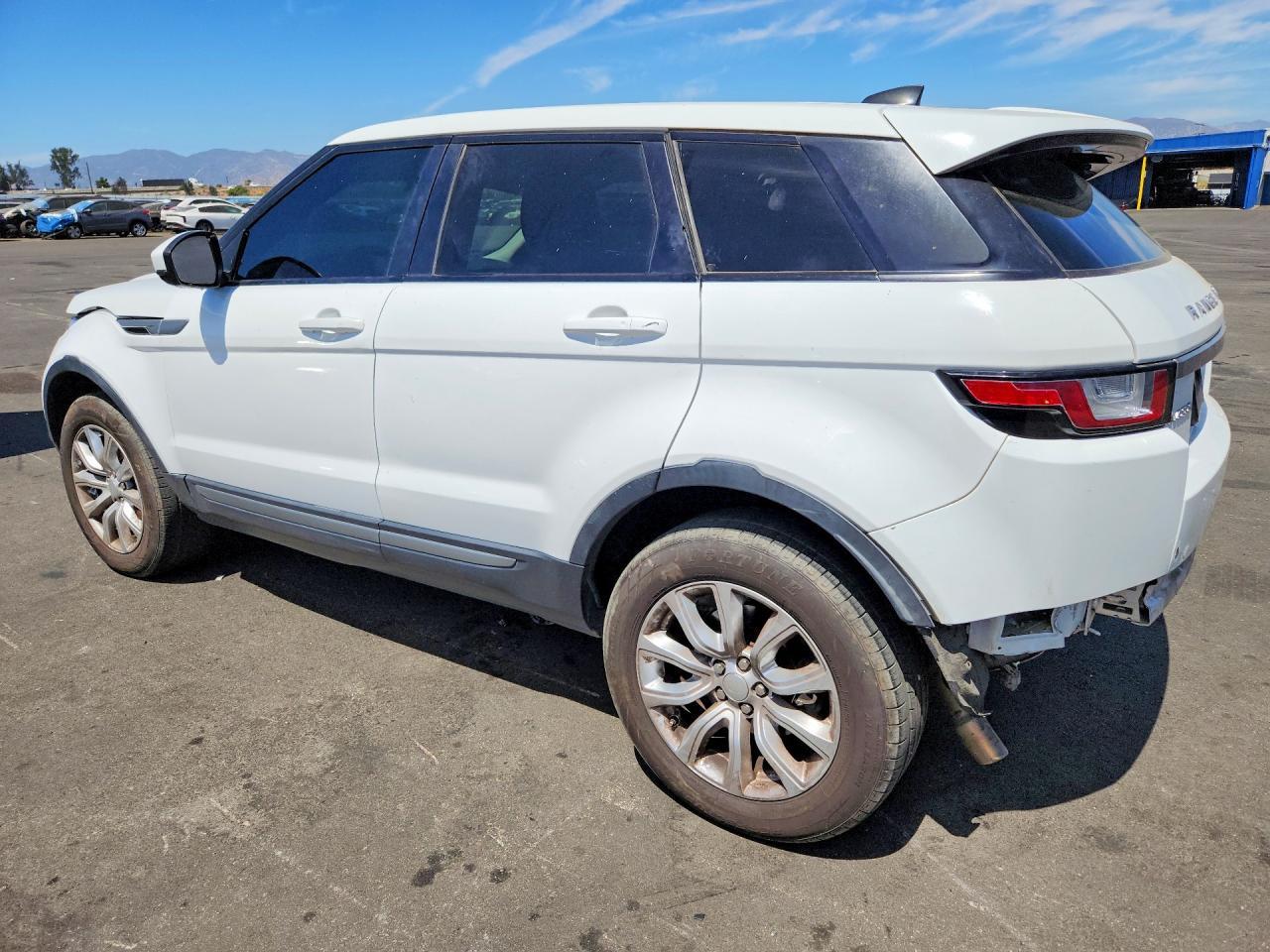 2017 Land Rover Range Rover Evoque Se - Image 2