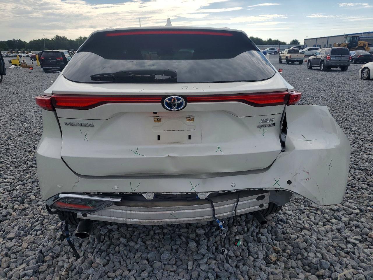 2022 Toyota Venza Xle - Image 6