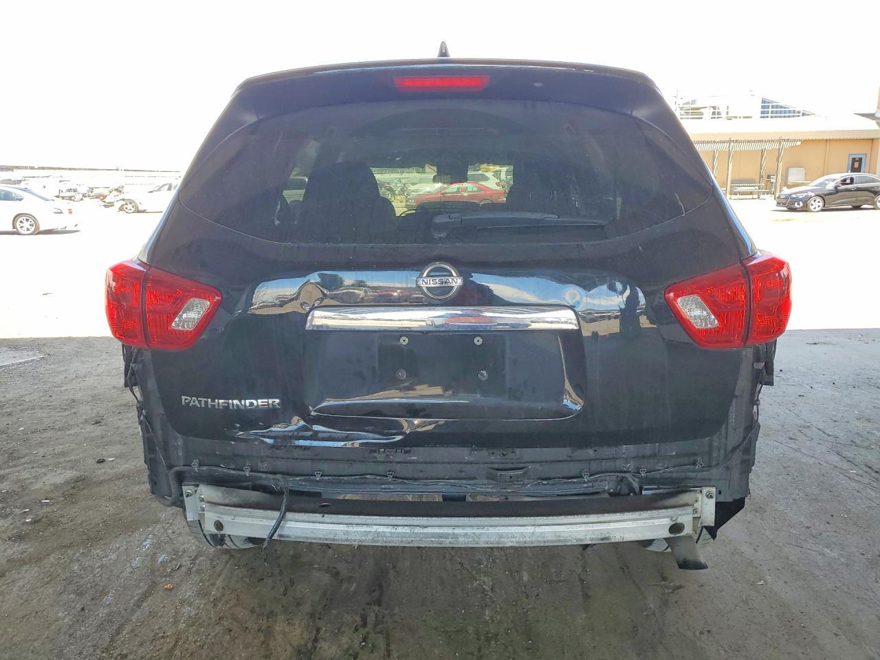 2019 Nissan Pathfinder S - Фото 6