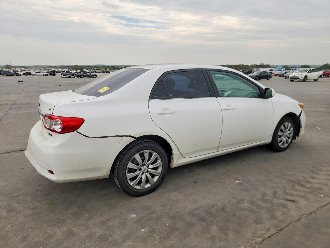 2013 Toyota Corolla Le - Image 3