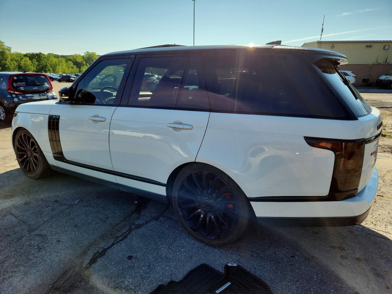 2017 Land Rover Range Rover Autobiography - Image 2