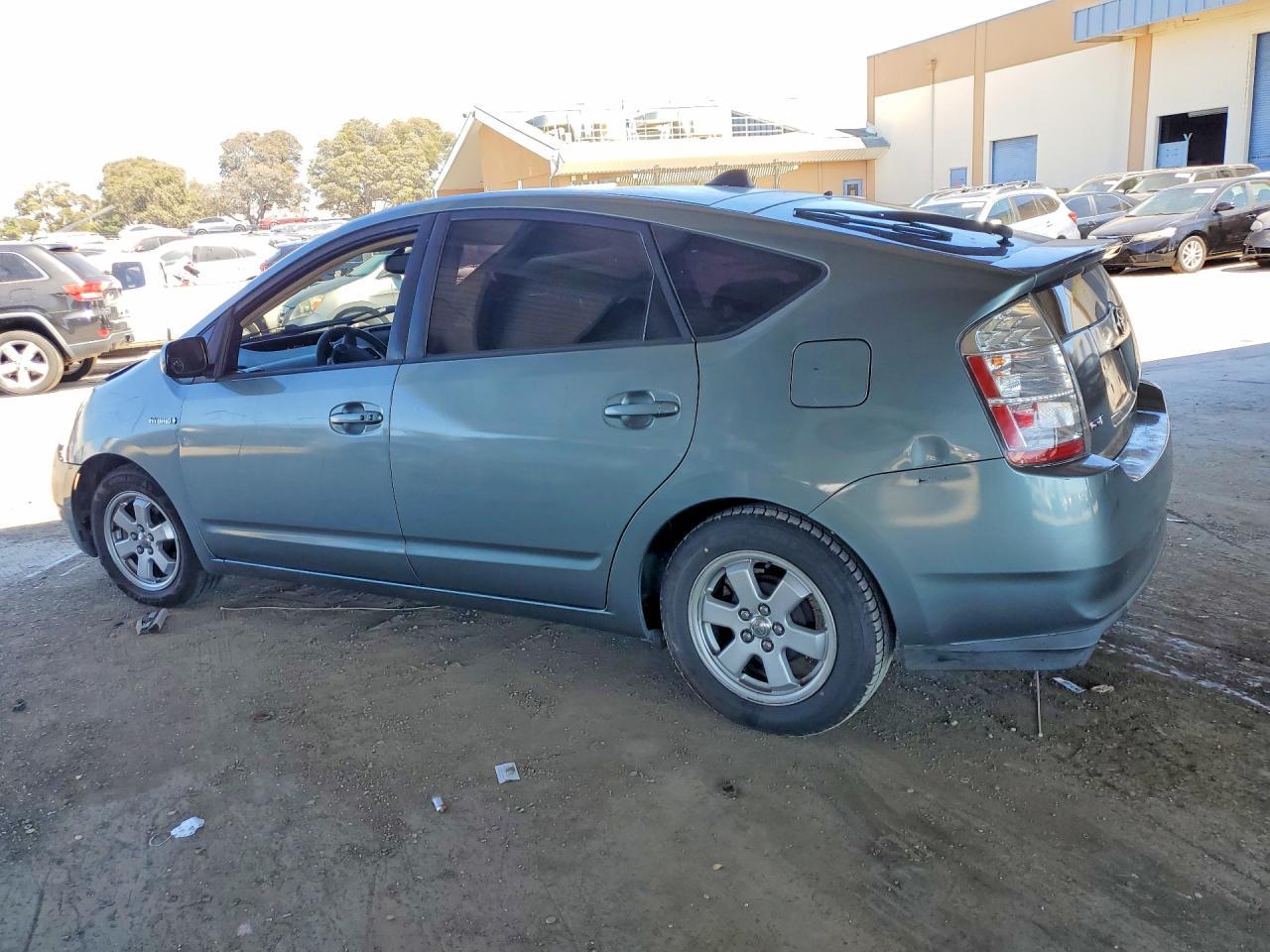 2005 Toyota Prius Base - Фото 2