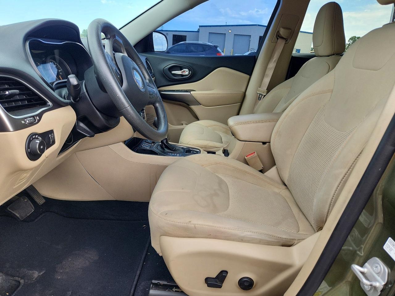 2019 Jeep Cherokee Latitude - Image 7