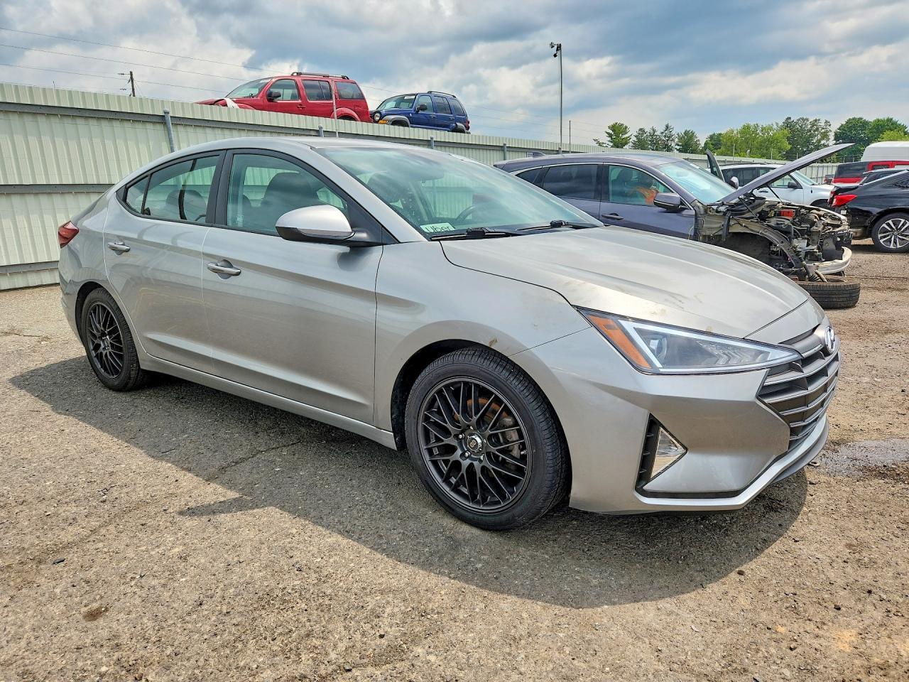 2020 Hyundai Elantra Se - Фото 4
