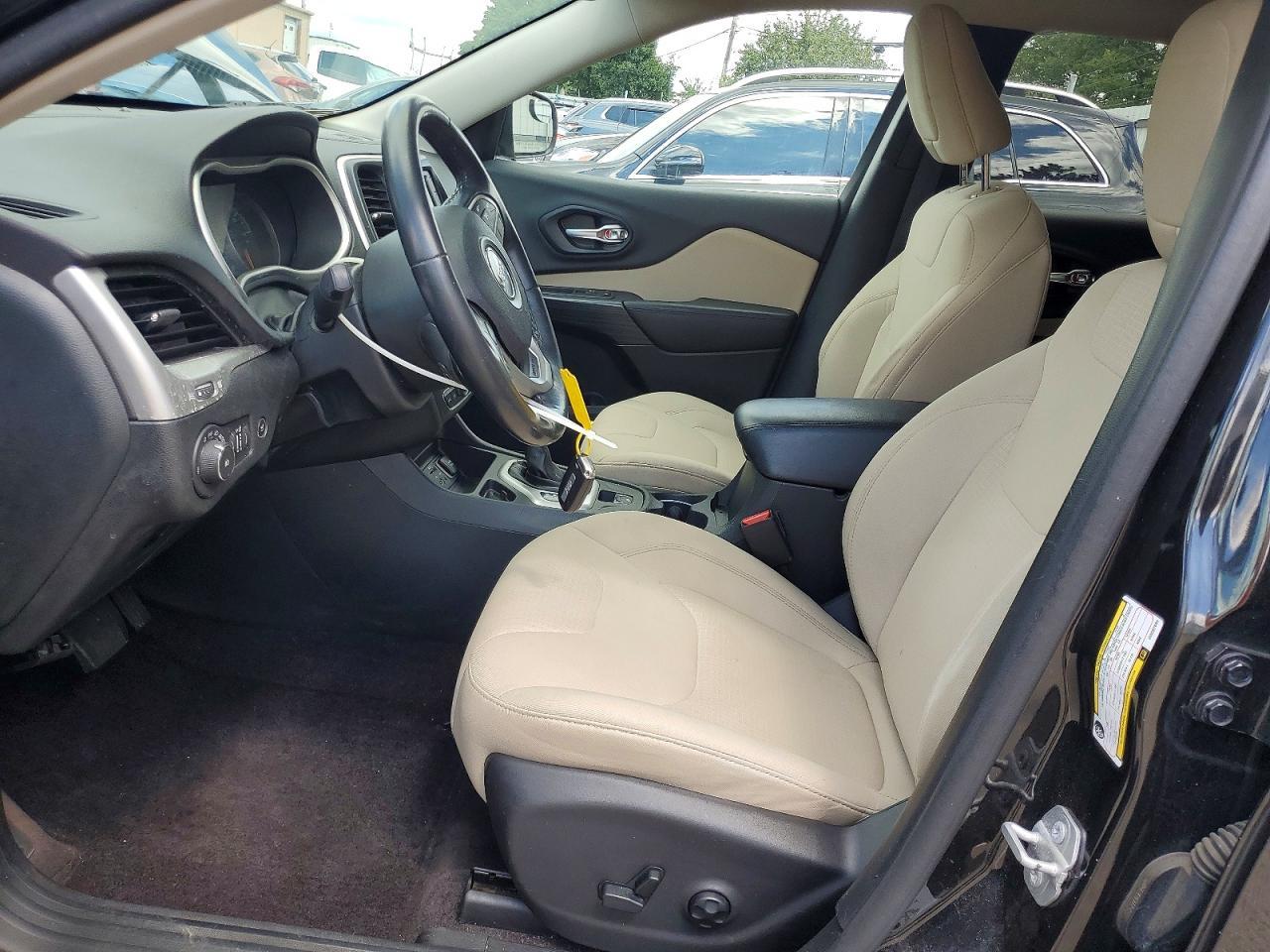 2016 Jeep Cherokee Latitude - Image 7