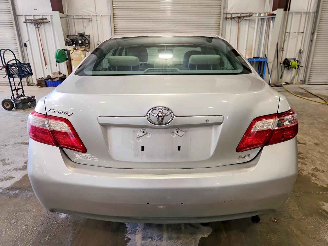 2009 Toyota Camry Le - Фото 6