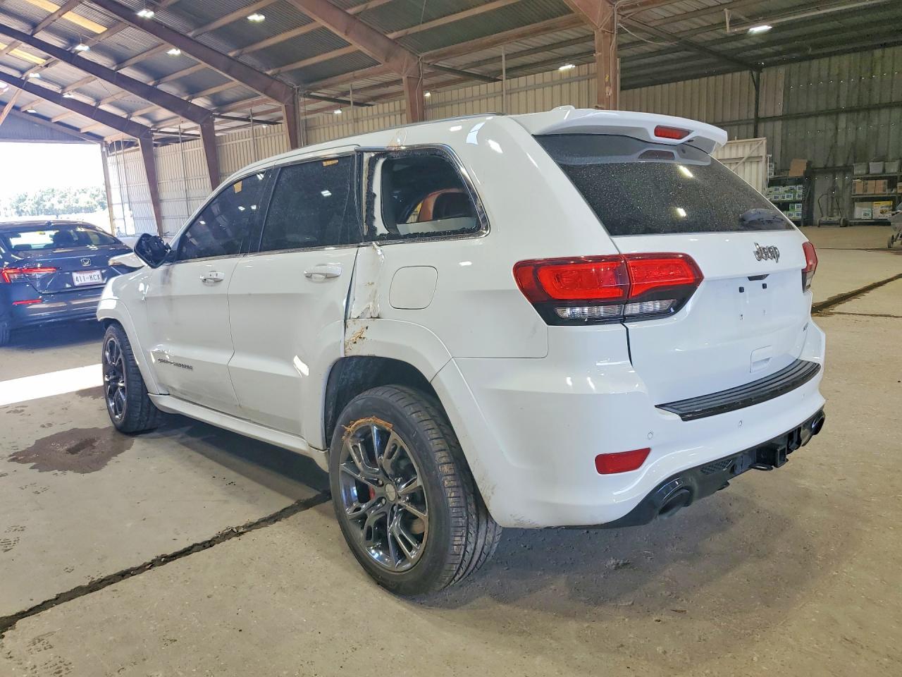 2015 Jeep Grand Cherokee Srt - Image 2