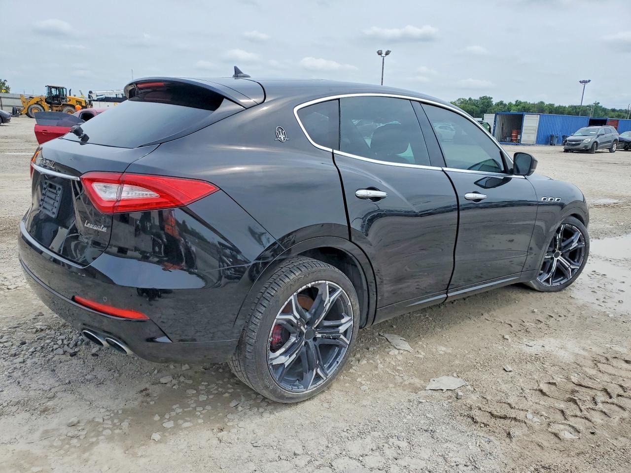 2017 Maserati Levante - Image 3