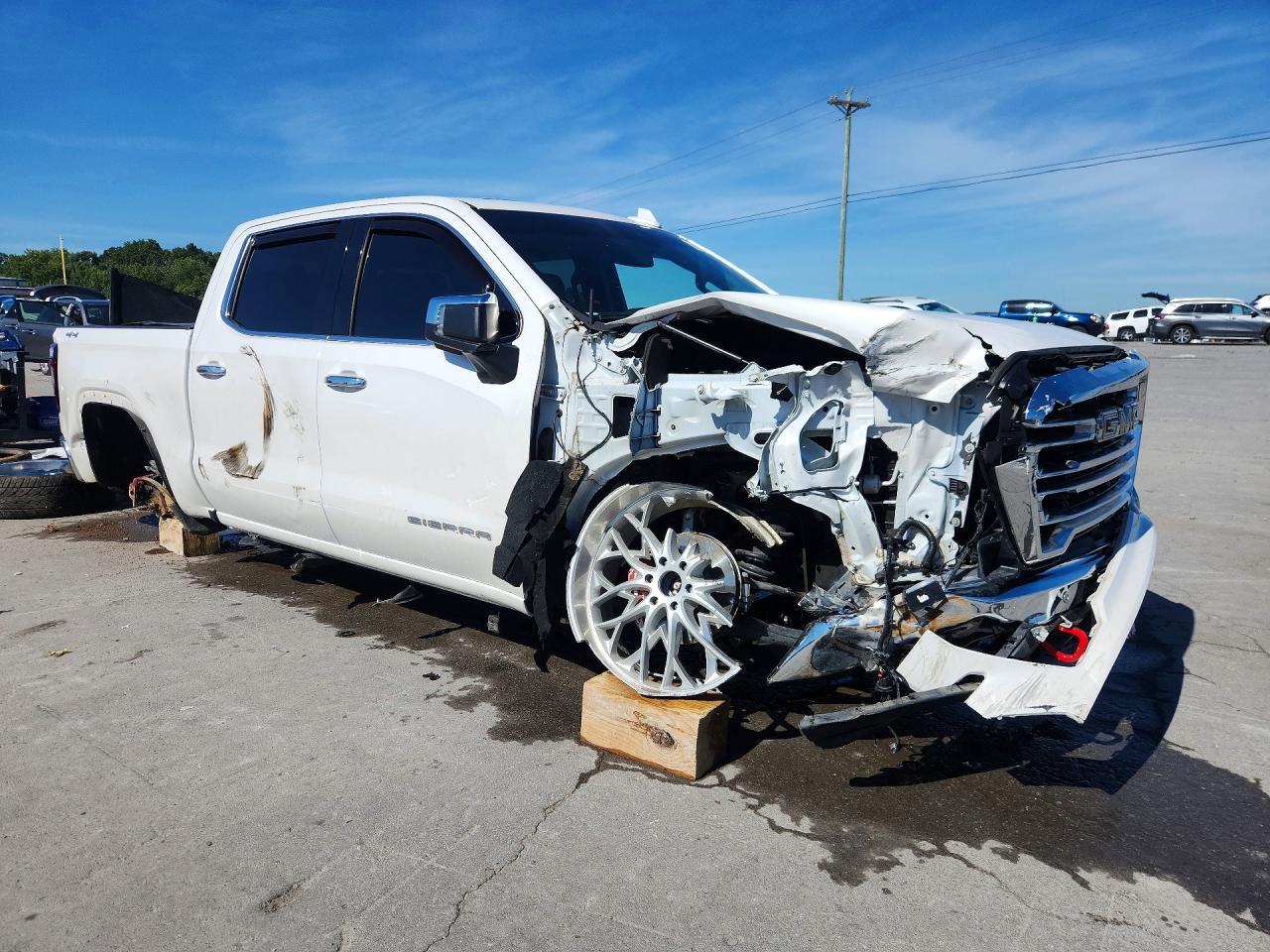 2019 GMC Sierra K1500 Slt - Image 4