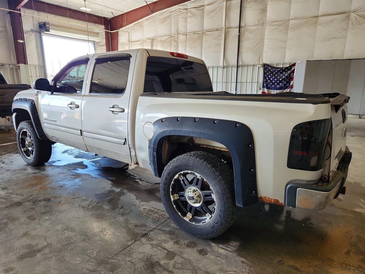 2010 Chevrolet Silverado K1500 Ltz - Image 2