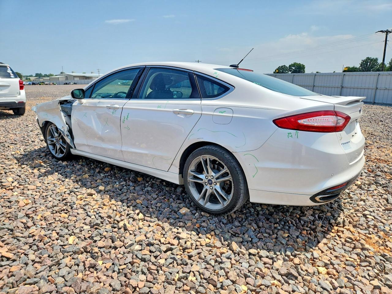 2015 Ford Fusion Titanium - Фото 2