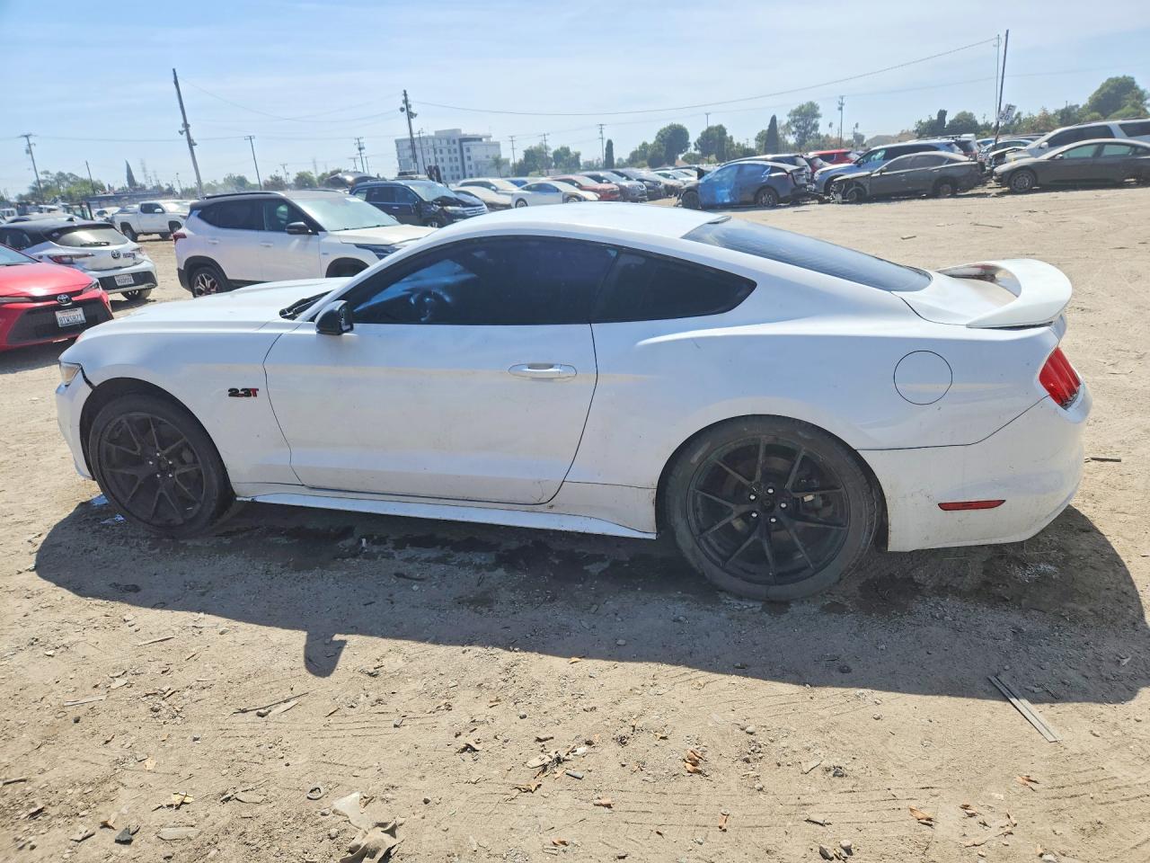 2015 Ford Mustang - Фото 2