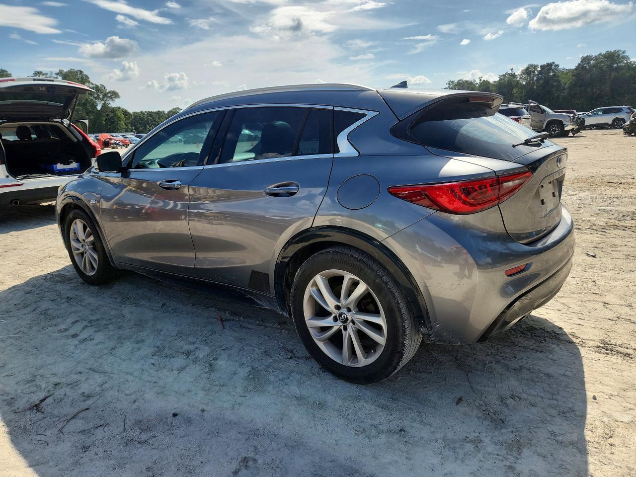 2017 Infiniti Qx30 Premium - Фото 2