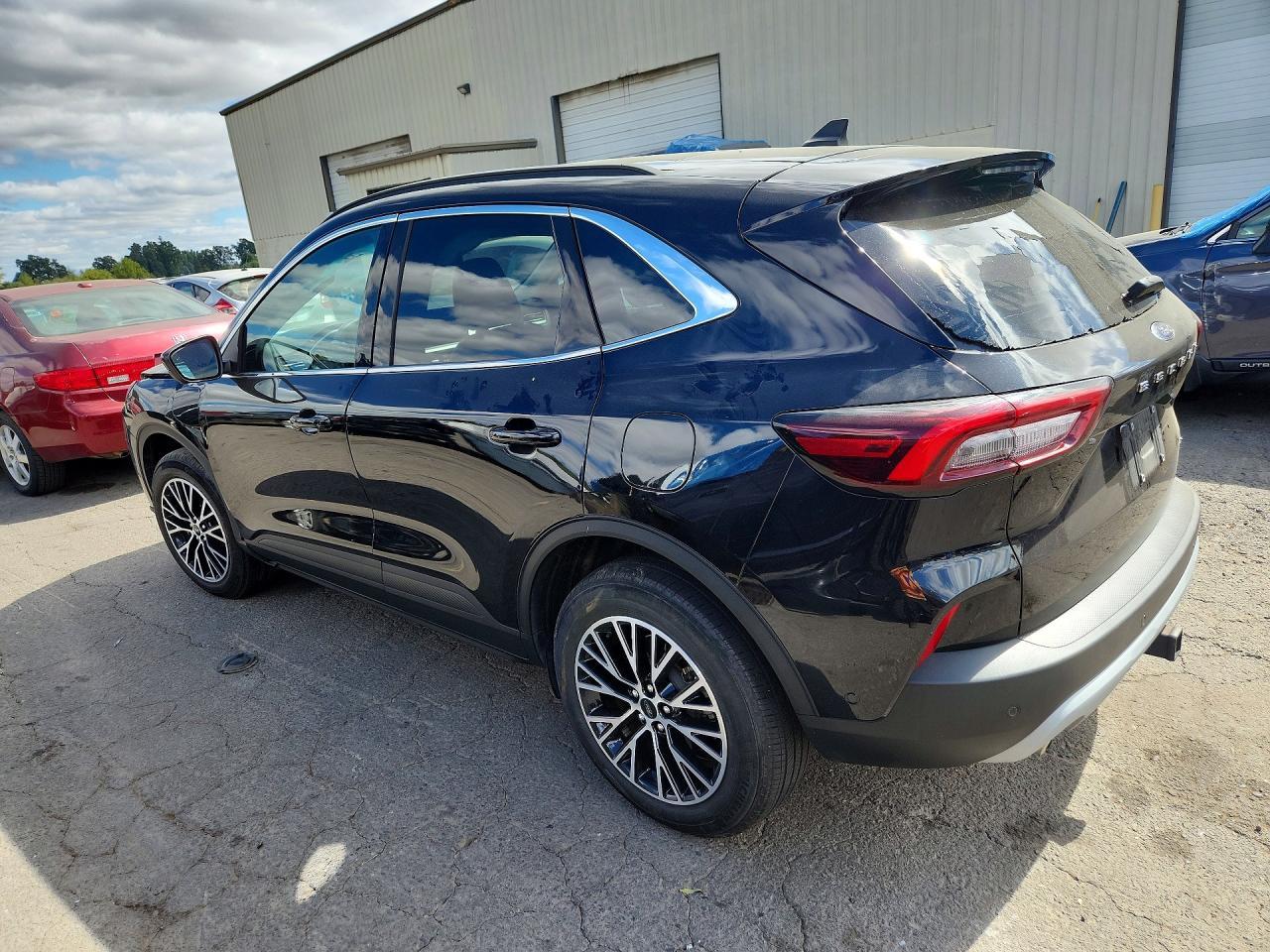 2023 Ford Escape - Фото 2