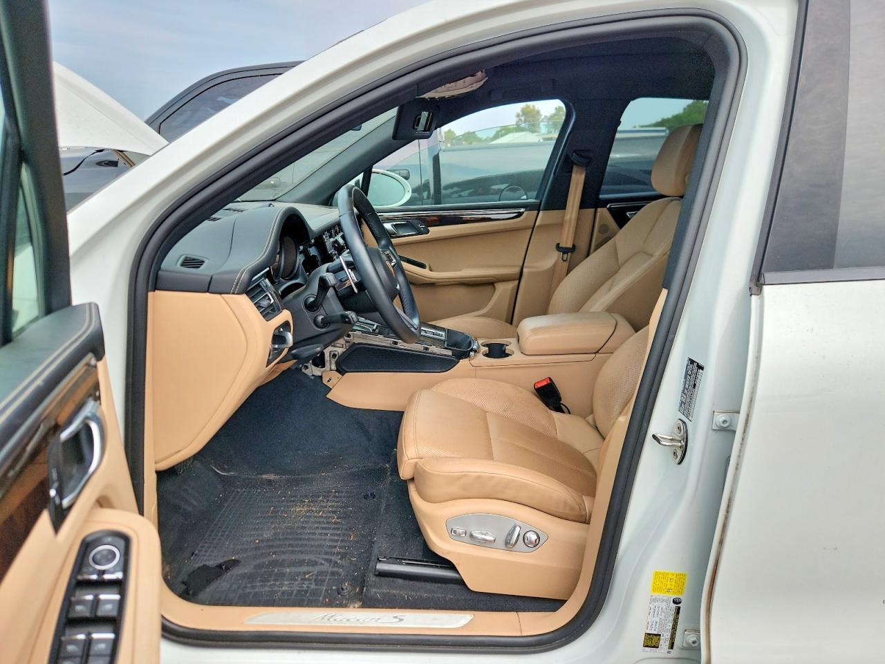 2024 Porsche Macan S - Image 7