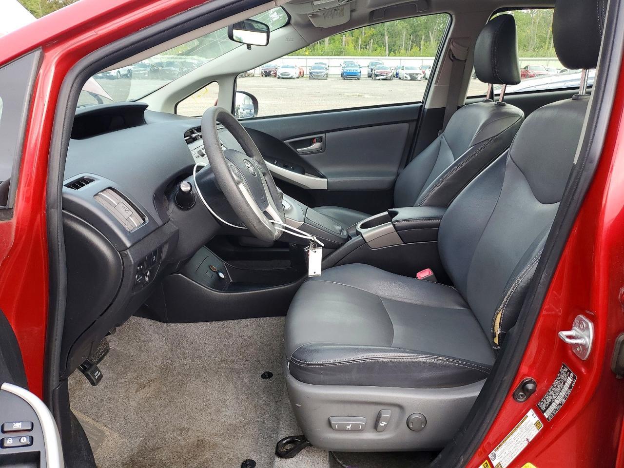 2015 Toyota Prius Three - Image 7