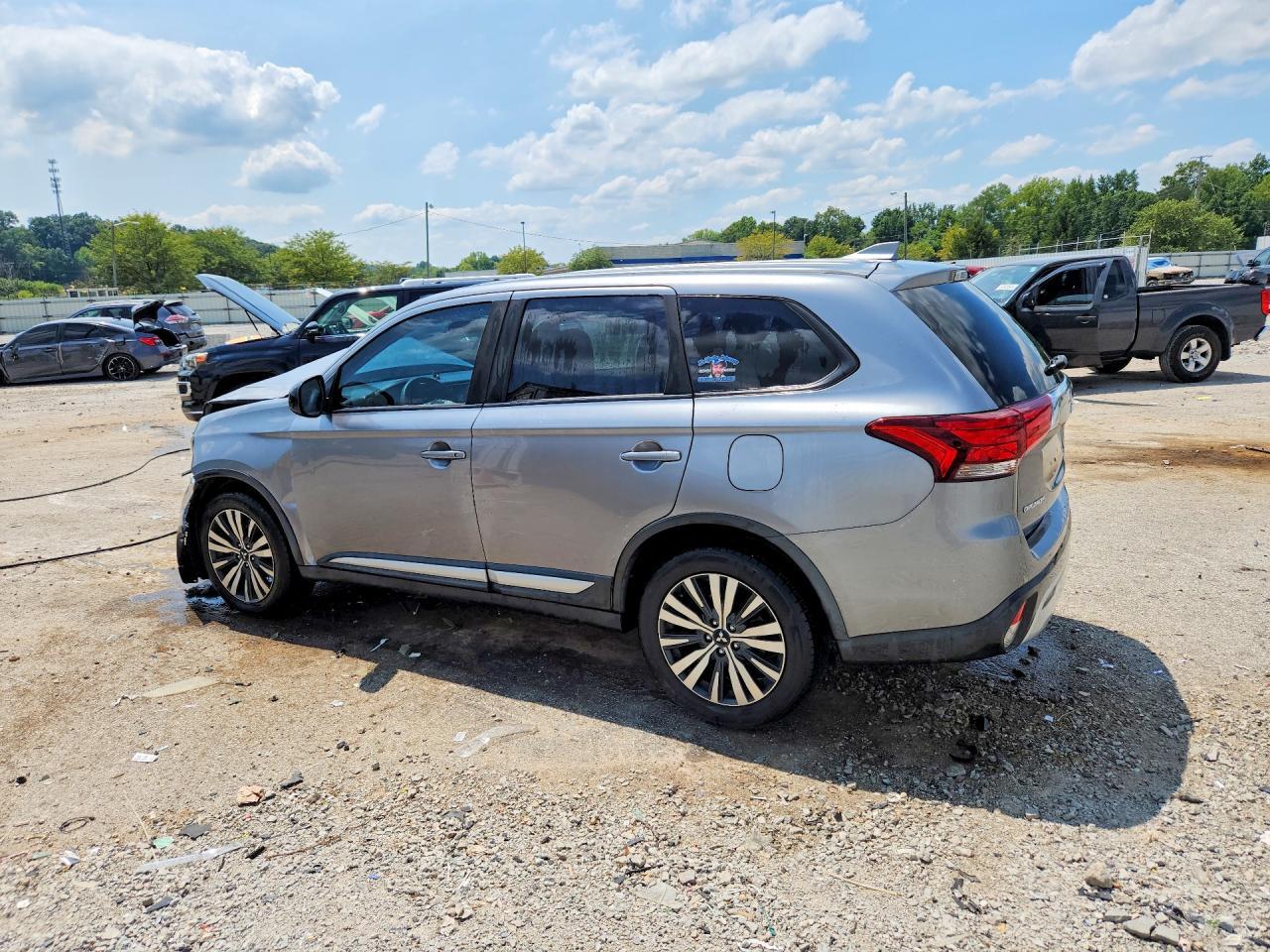 2020 Mitsubishi Outlander Es - Фото 2