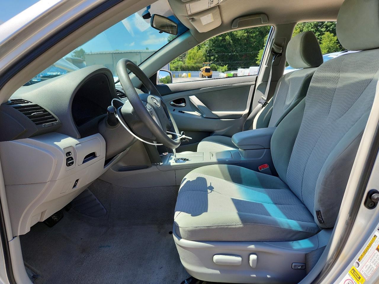 2011 Toyota Camry Le - Фото 7