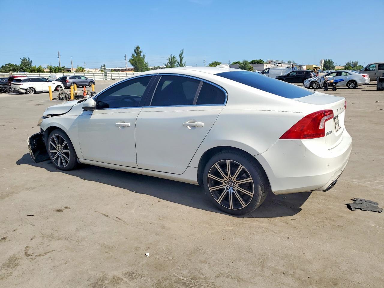 2015 Volvo S60 Premier - Image 2
