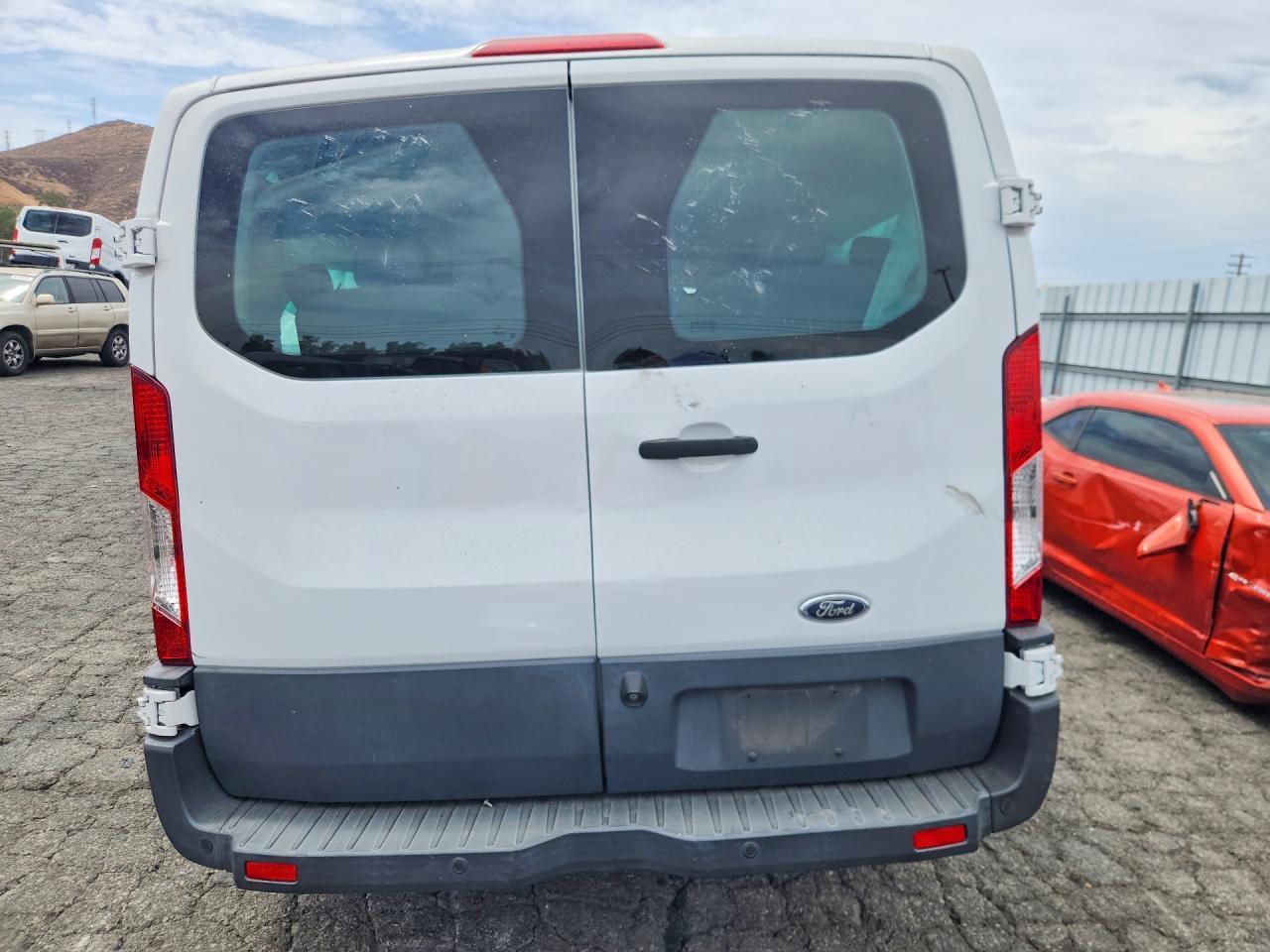 2015 Ford Transit T-150 - Image 6