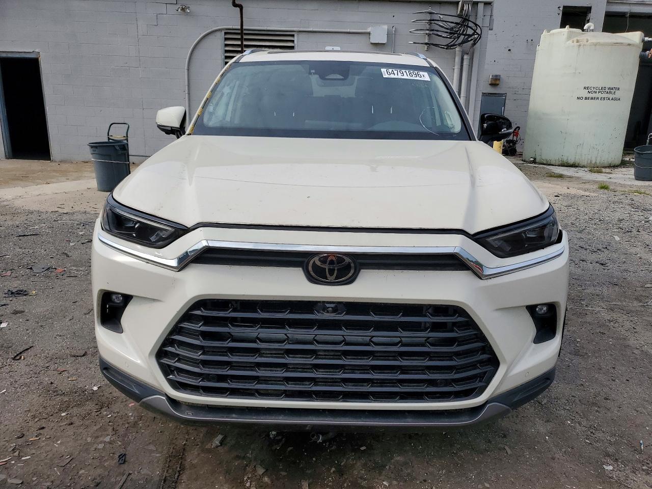2024 Toyota Grand Highlander Hybrid Limited - Image 5