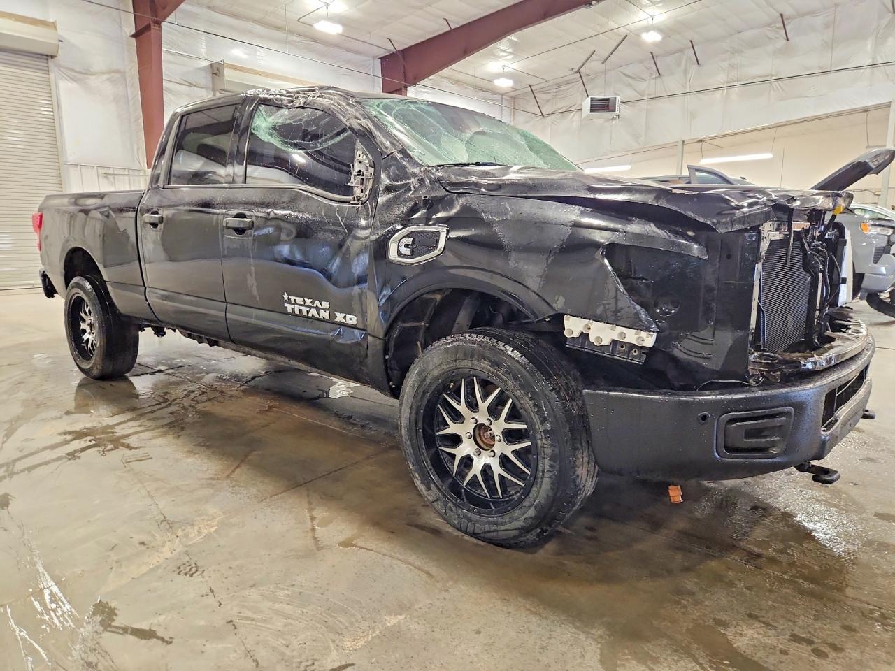 2017 Nissan Titan Xd Pro-4X - Image 4