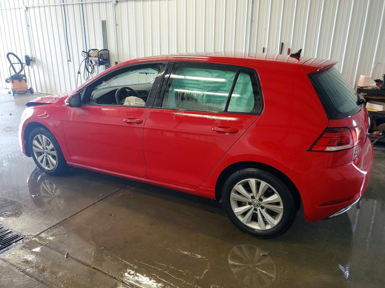 2019 Volkswagen Golf S - Image 2