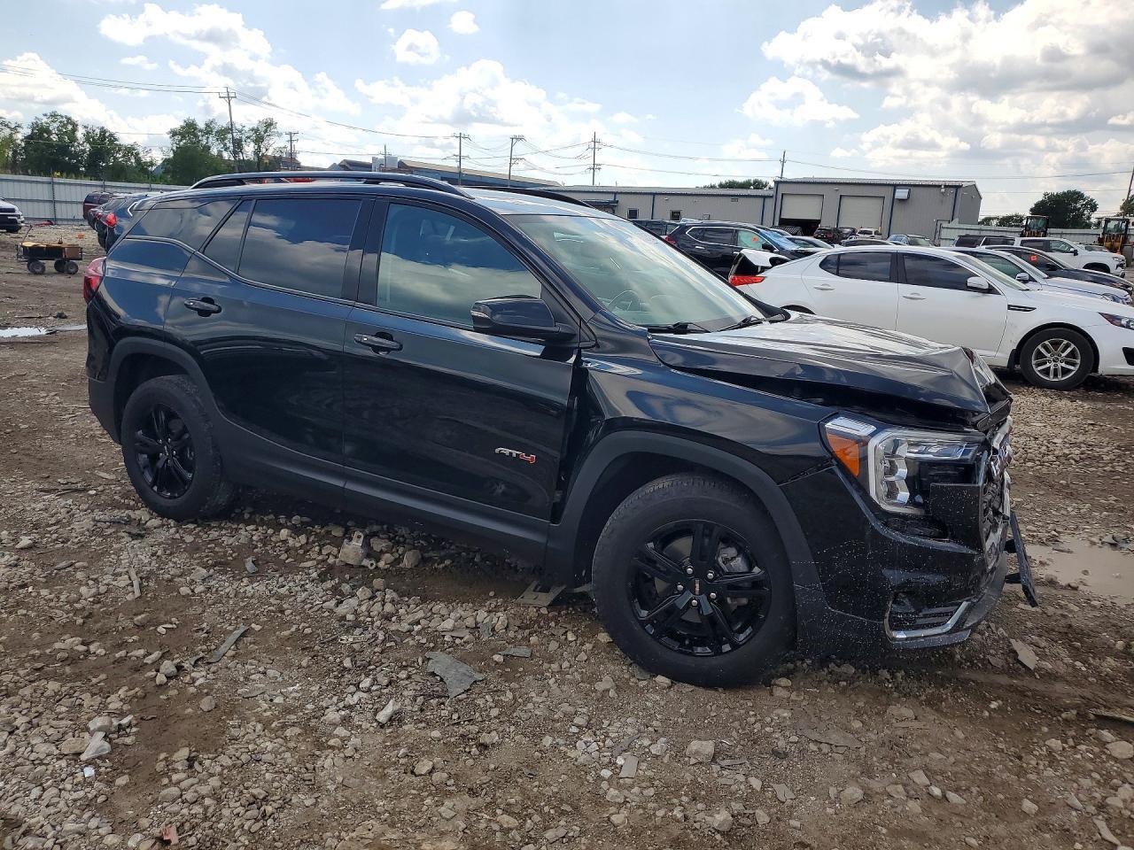 2023 GMC Terrain At4 - Фото 4