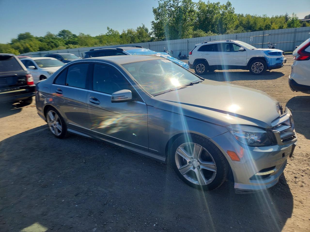 2011 Mercedes-Benz C300 - Фото 4