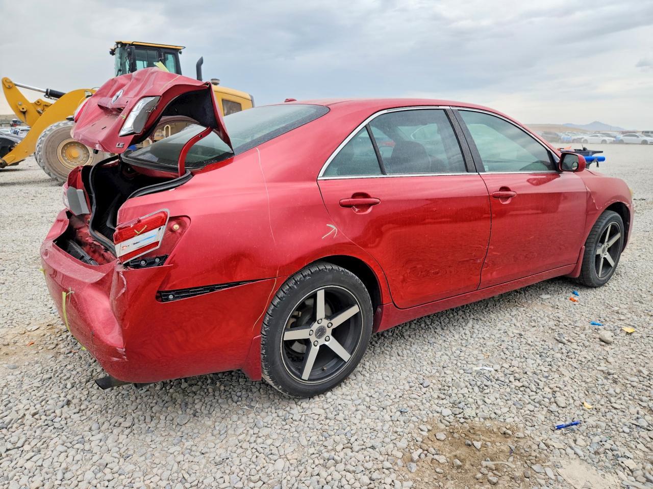 2011 Toyota Camry Le - Фото 3
