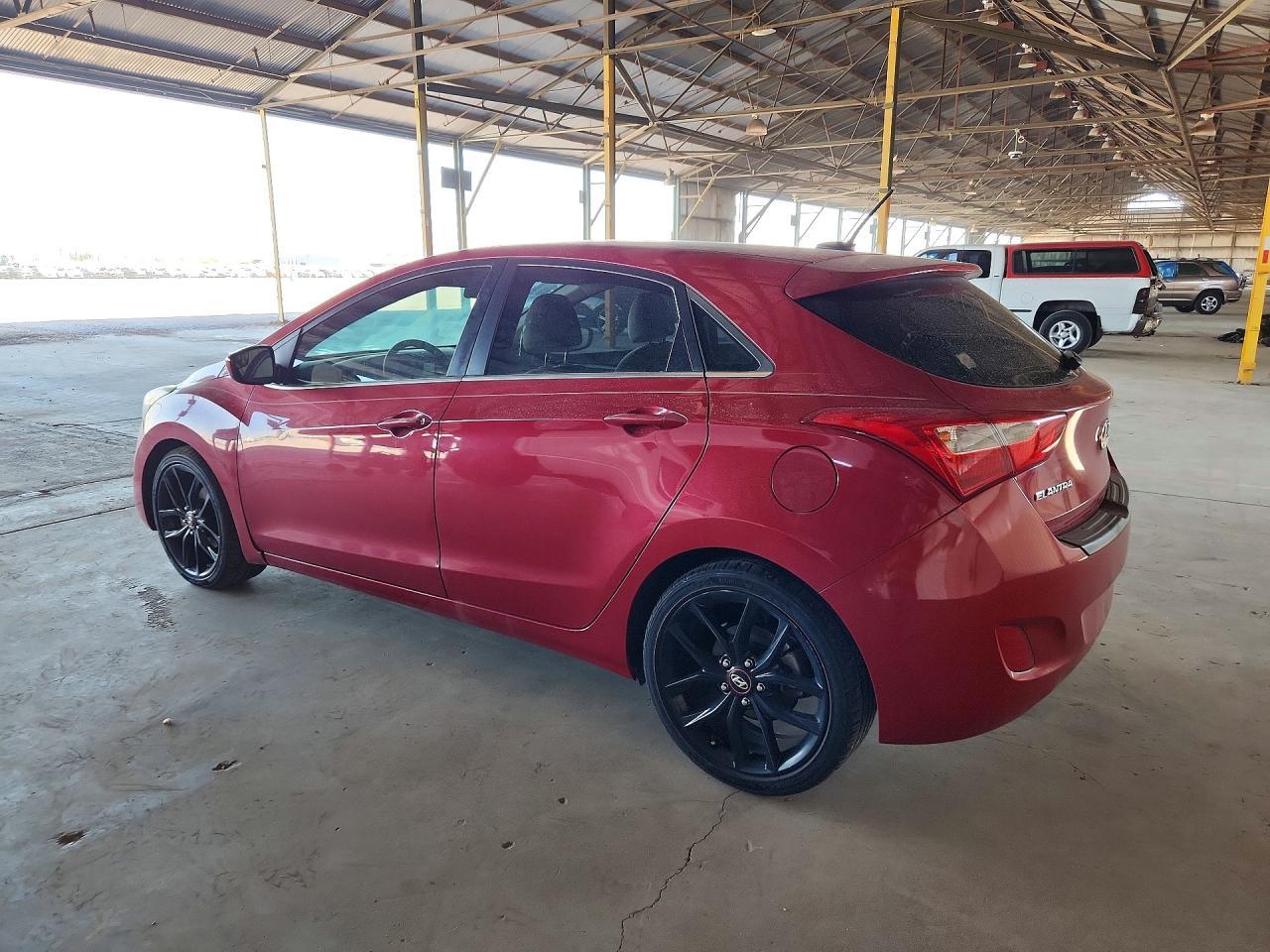 2016 Hyundai Elantra Gt Base - Image 2