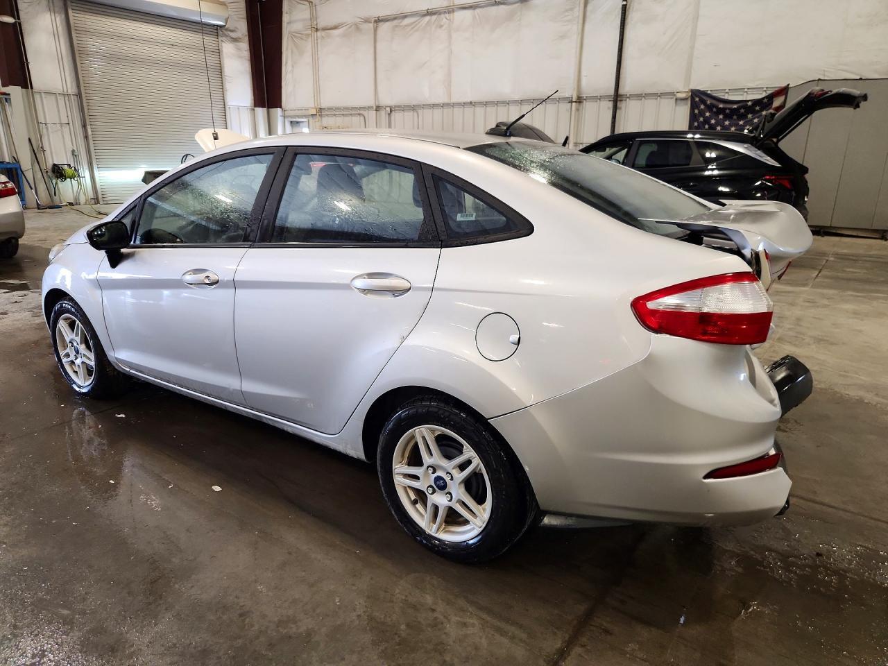 2018 Ford Fiesta Se - Фото 2