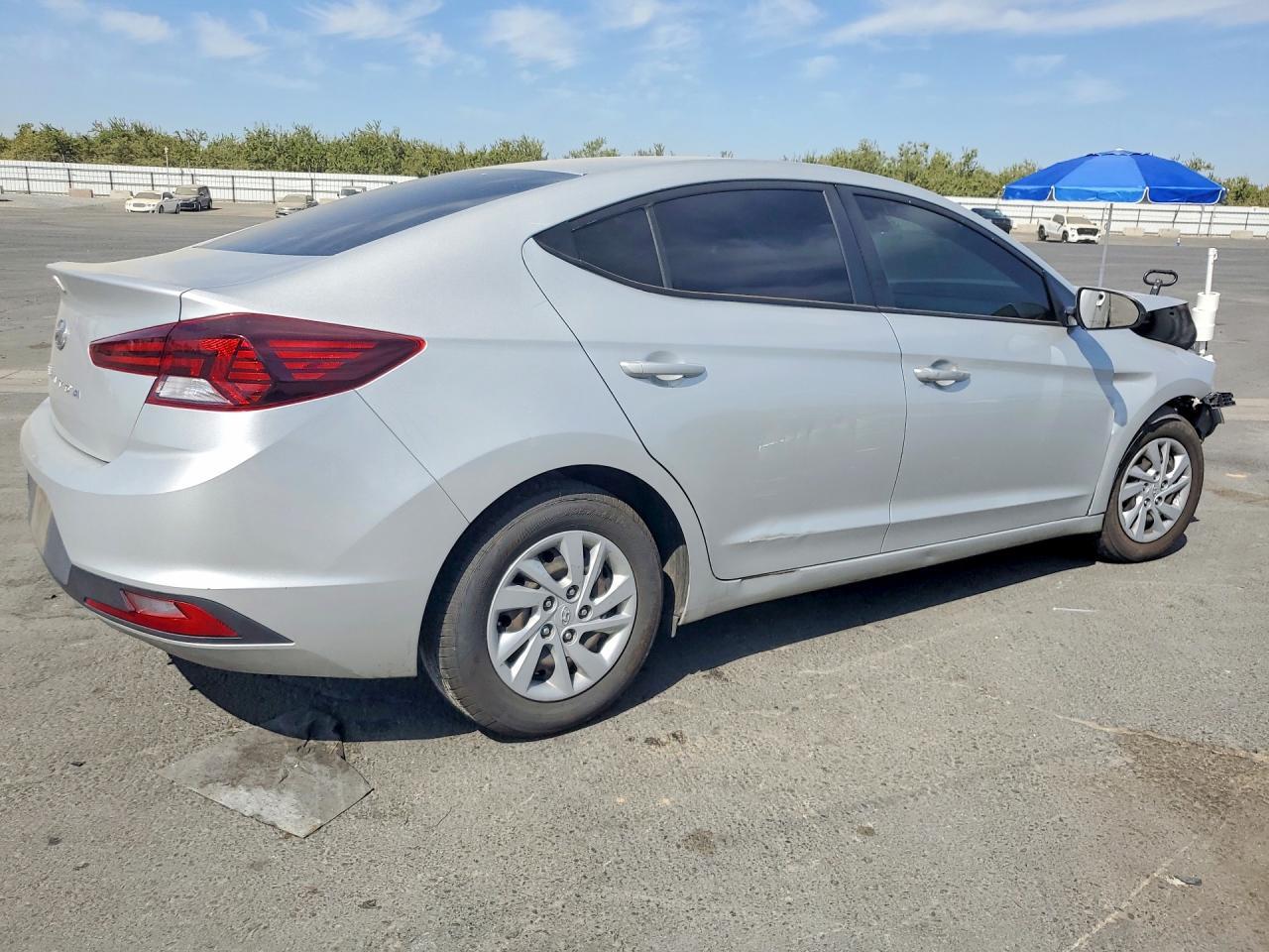 2020 Hyundai Elantra Se - Фото 3