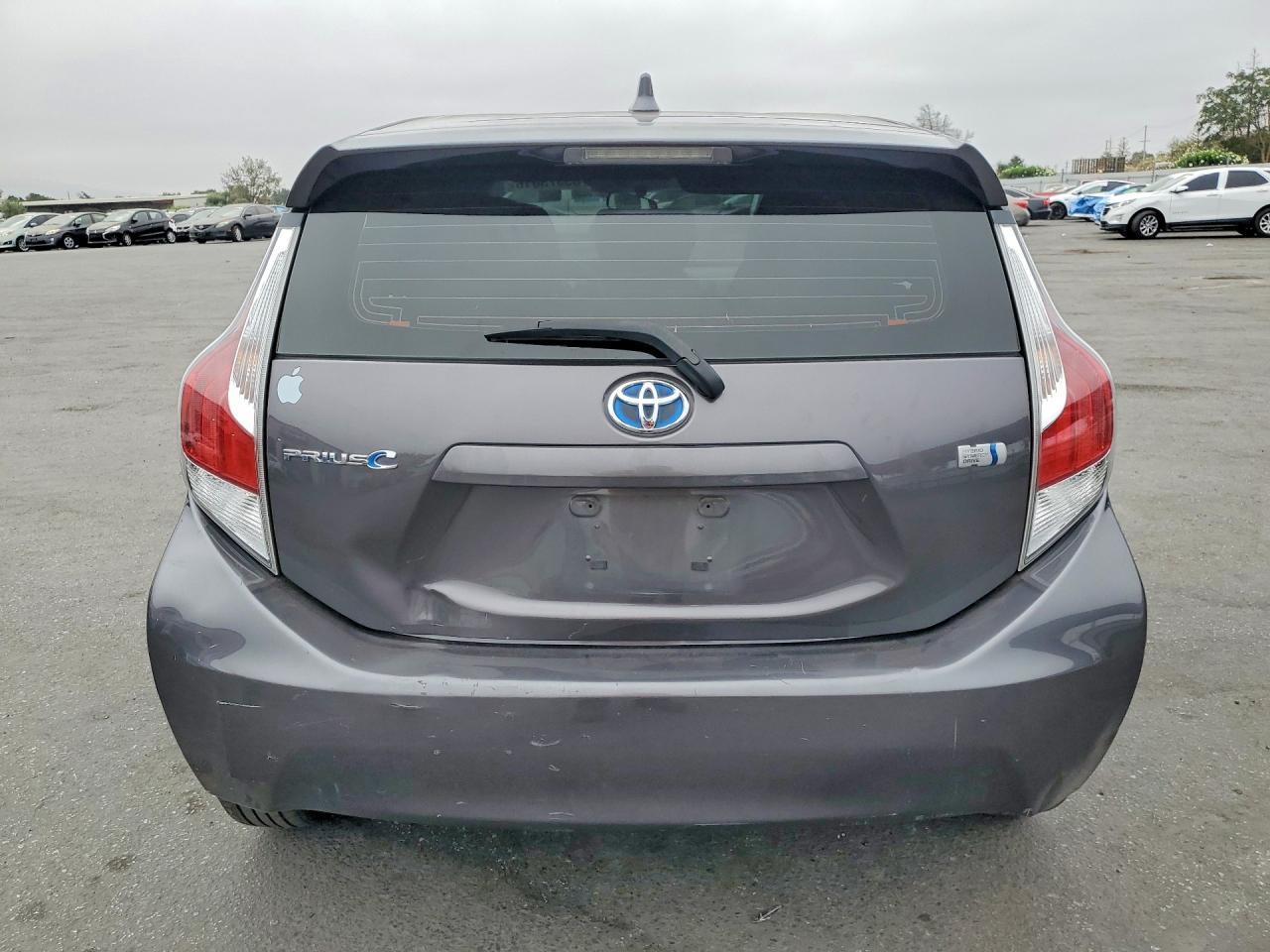 2015 Toyota Prius C Two - Фото 6