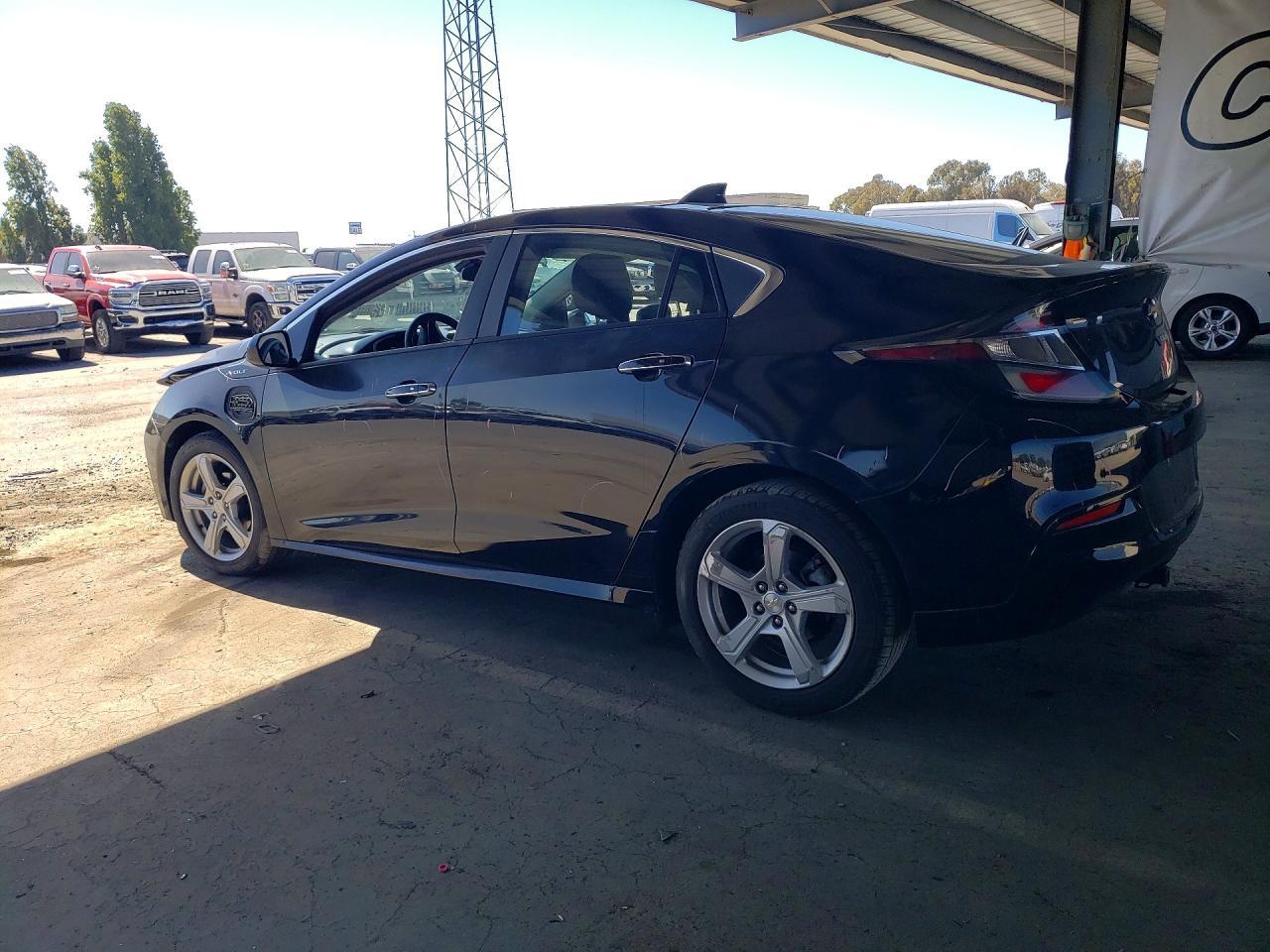 2017 Chevrolet Volt Lt - Image 2