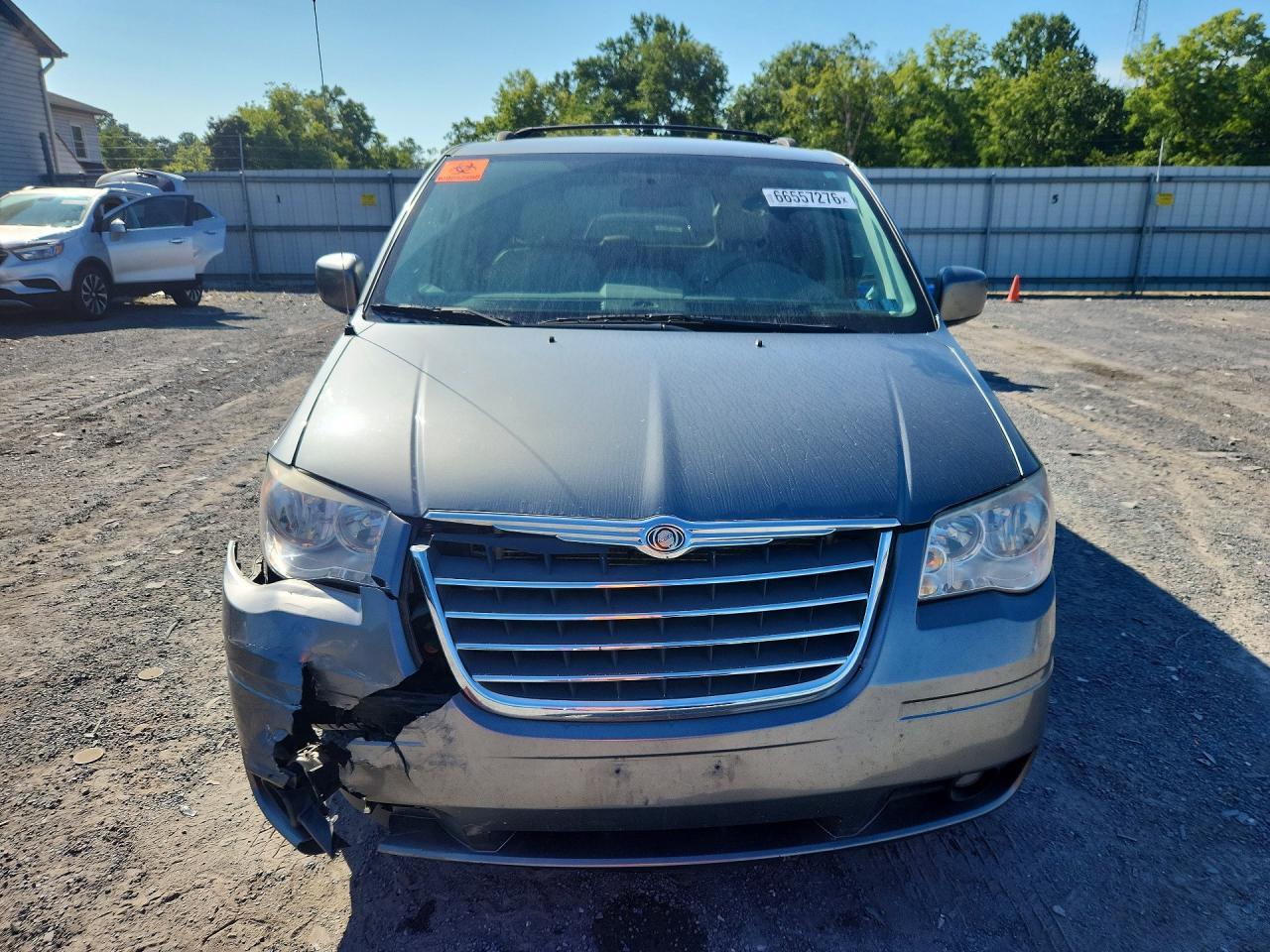 2009 Chrysler Town & Country Touring - Image 5